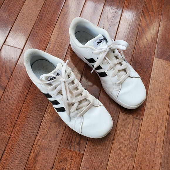 Adidas sneakers for boys - Picture 1 of 3